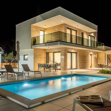 Moderne In Mit Meerblick & Pool - Bei Sibenik Villa Brodarica