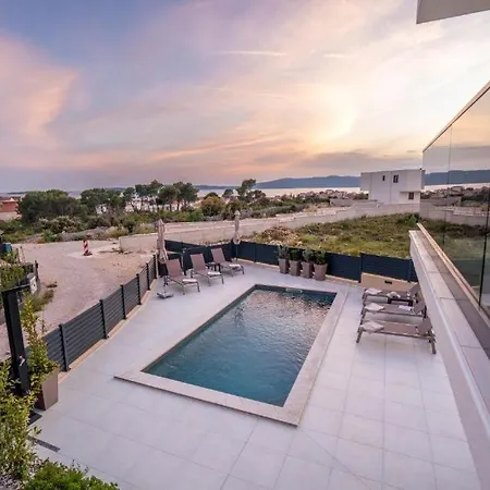 Villa Moderne In Mit Meerblick&pool - Bei šibenik *