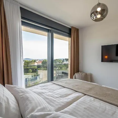 Villa Moderne In Mit Meerblick & Pool - Bei Sibenik Brodarica