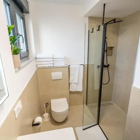 Moderne In Mit Meerblick&pool - Bei šibenik Brodarica (Sibenik-Knin)