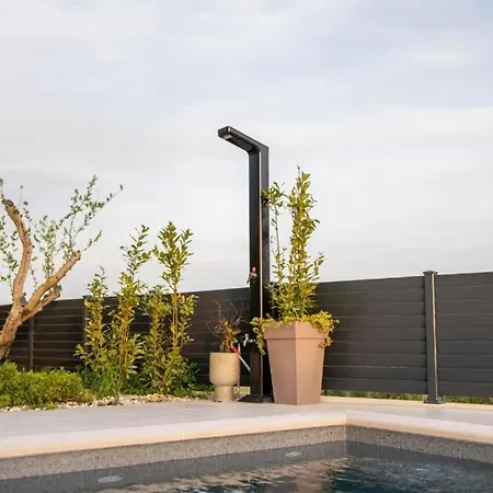 Moderne In Mit Meerblick&pool - Bei šibenik Villa Brodarica (Sibenik-Knin)