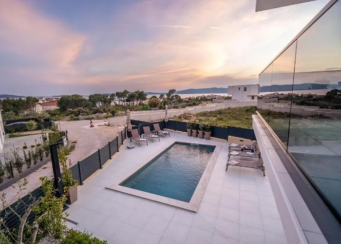 Villa Moderne In Mit Meerblick & Pool - Bei Sibenik *