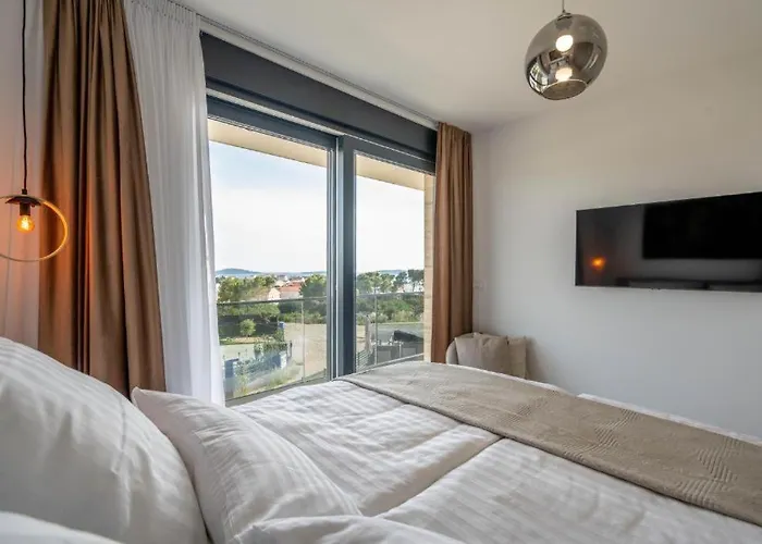 Villa Moderne In Mit Meerblick & Pool - Bei Sibenik Brodarica