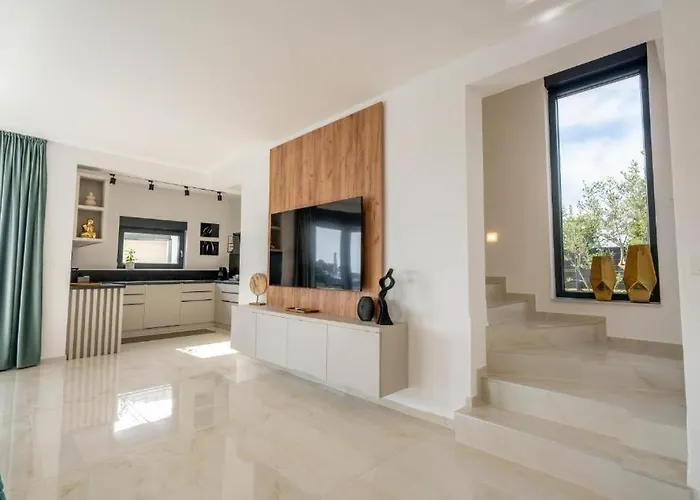 Moderne In Mit Meerblick & Pool - Bei Sibenik * Brodarica