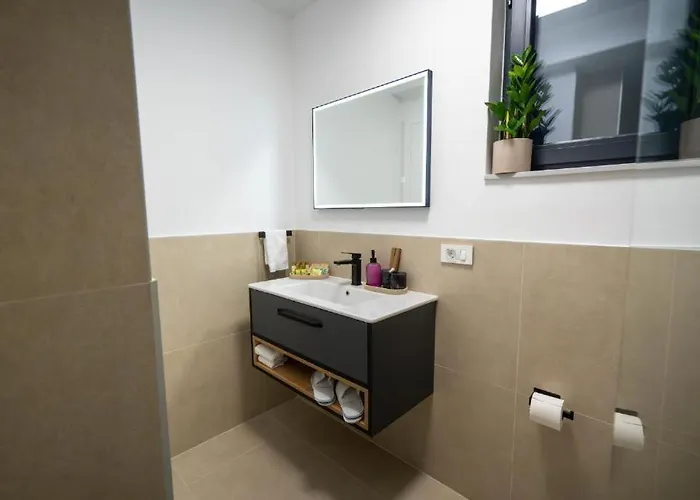 Moderne In Mit Meerblick & Pool - Bei Sibenik Villa Brodarica