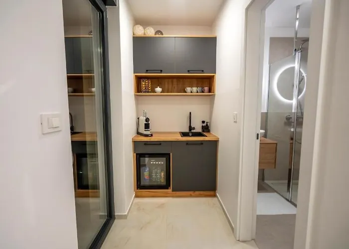 Moderne In Mit Meerblick & Pool - Bei Sibenik Brodarica